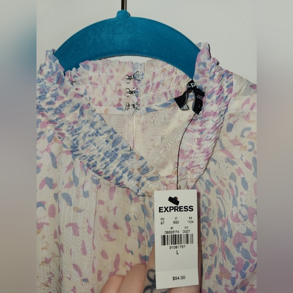 NWT Express Smocked Neck Sleeveless Blouse Large - Picture 2 of 4